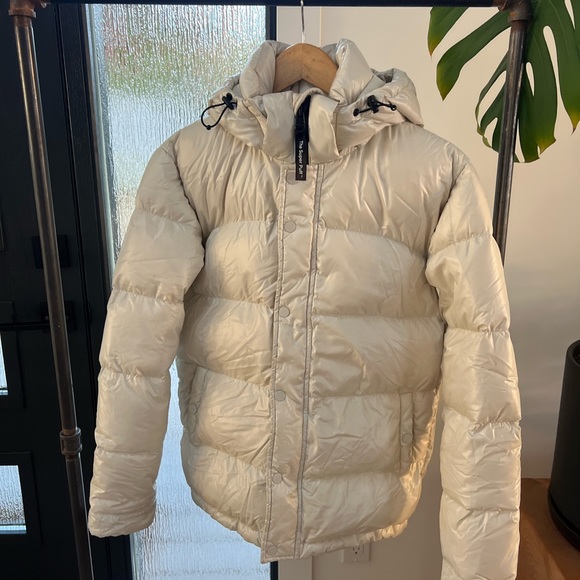 TNA Superpuff in Pearlescent White - Picture 13 of 13